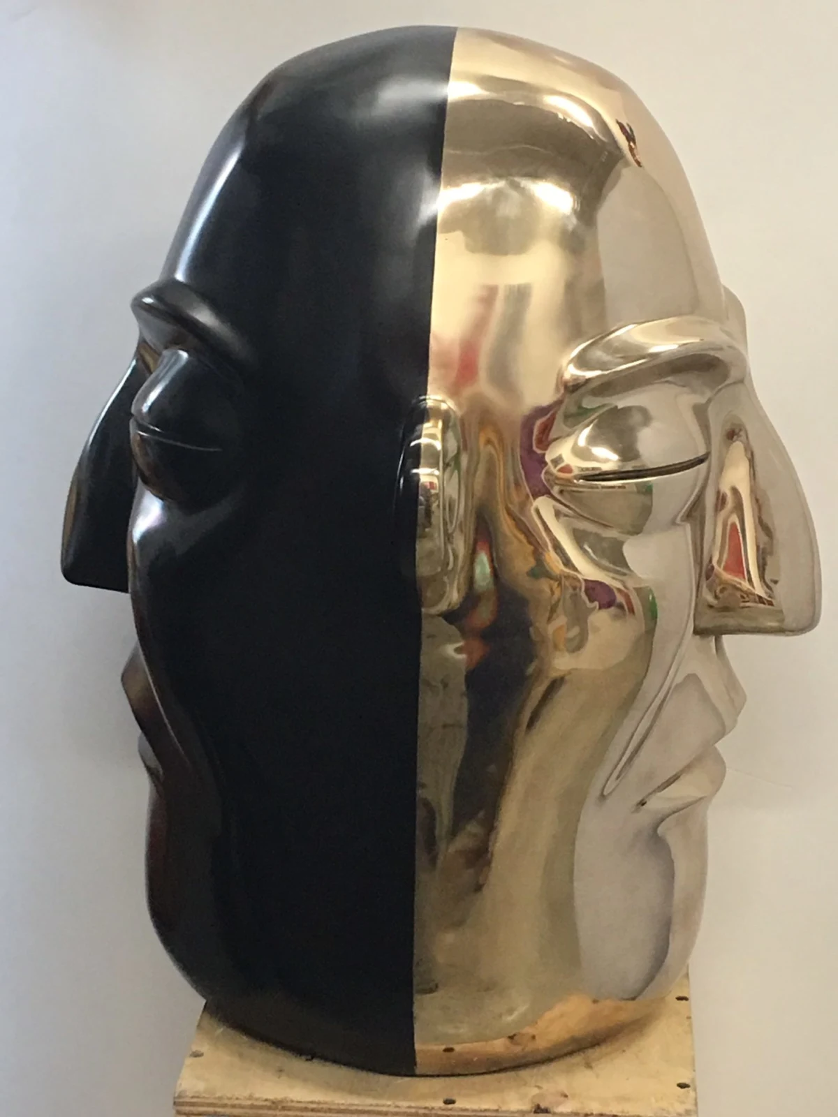 mashgallery-frank-hyder-janis-bronze-black-bronze